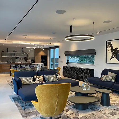 아파트 Newly Built Luxury In Zrnovo Bay