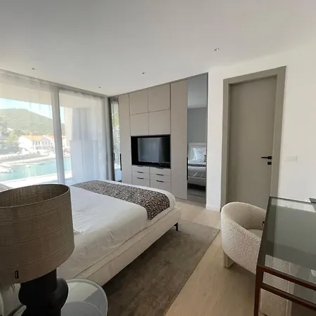 Newly Built Luxury In Zrnovo Bay *