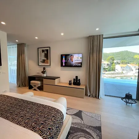 Newly Built Luxury In Zrnovo Bay
